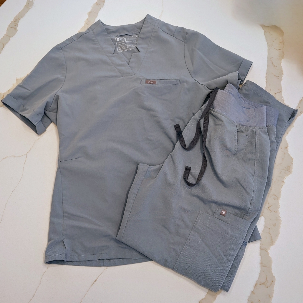 Figs Dusty Blue Size Medium scrub set